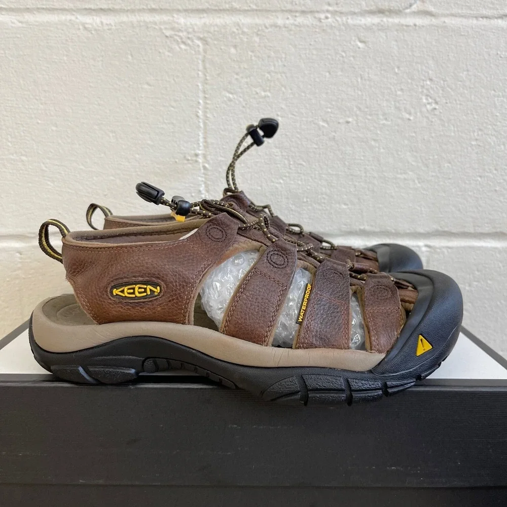 KEEN Men's Newport Closed Toe Leather Hiking Water Sandals Bison‎ Brown Size 9